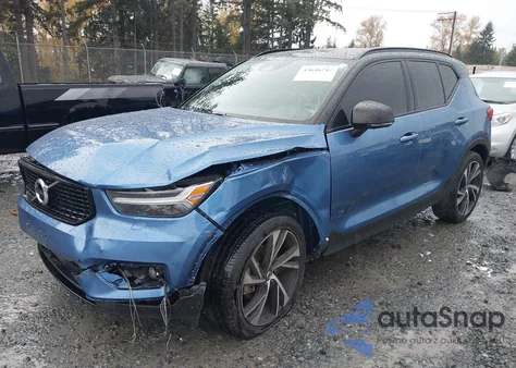 2021 Volvo Xc40 T5 R-Design z USA, uszkodzony, nr VIN YV4162UMXM2492877